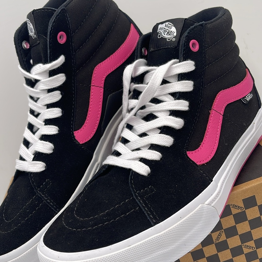 Vans WMNS Bmx Sk8-Hi Black/Magenta
VN0005V0KMN Sneakers - Picture 7 of 16